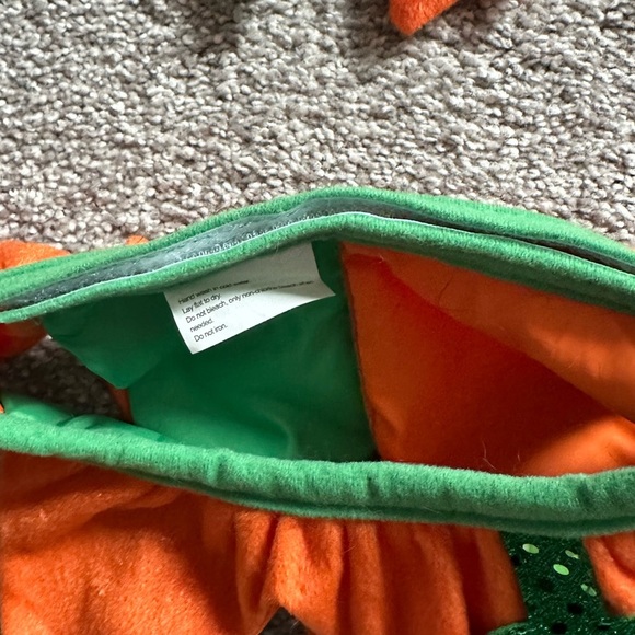 Pet pumpkin costume - Picture 2 of 3